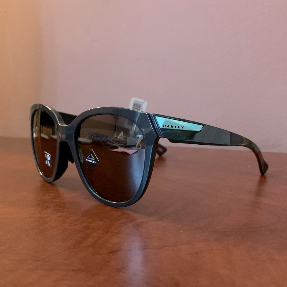 NWT Oakley Prizm Men’s Sunglasses.